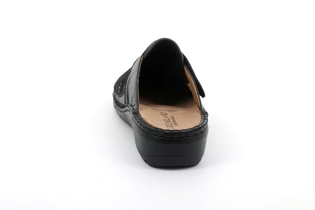 Comfort Slipper with elasticized upper and easy closure | DAFA CE0849 - BLACK | Grünland