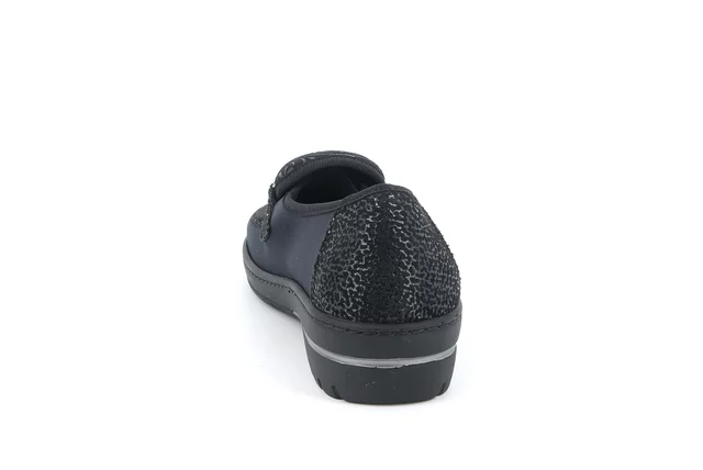 Moccasin with floral patterned upper and chain | NILE SC2596 - BLACK | Grünland