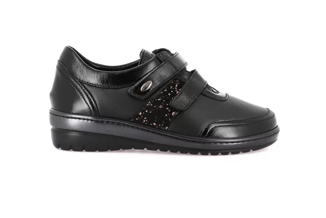 Comfort shoe in stretch material with double velcro closure | NILE SC5388 - BLACK | Grünland