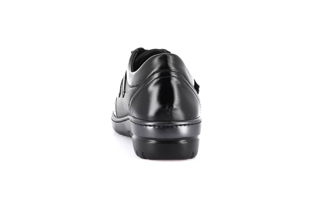 Comfort shoe in stretch material with double velcro closure | NILE SC5388 - BLACK | Grünland