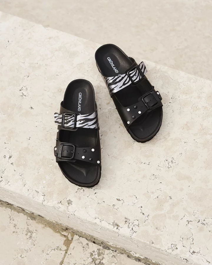 Glamour sandal with animalier details | SARA Limited Edition CB0999 - BLACK | Grünland