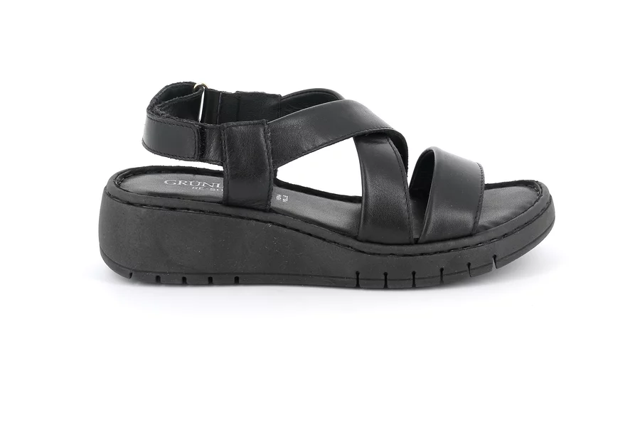 Comfort sandal with a sporty style | GILI SA1198 - BLACK | Grünland