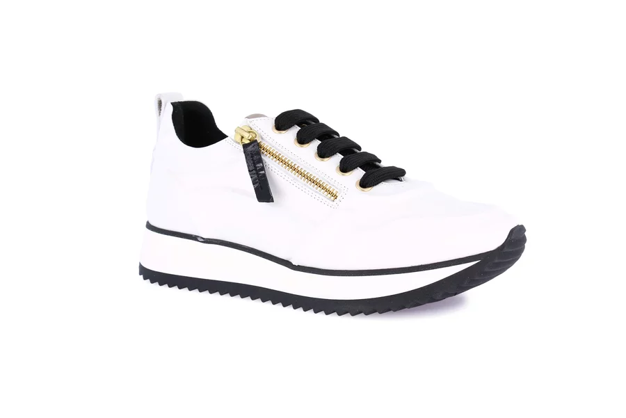 Urbane Sneaker aus Multimaterial