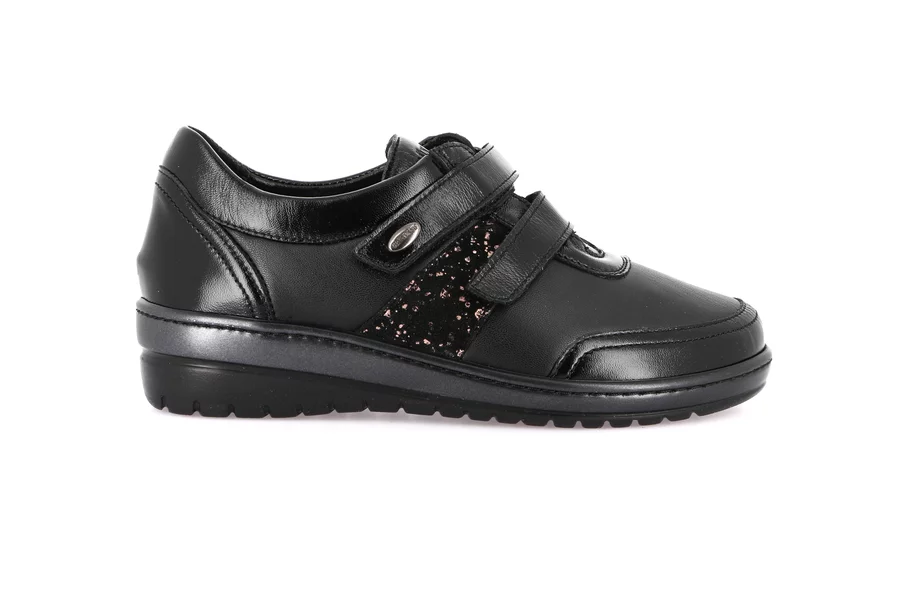 Comfort shoe in stretch material with double velcro closure | NILE SC5388 - BLACK | Grünland