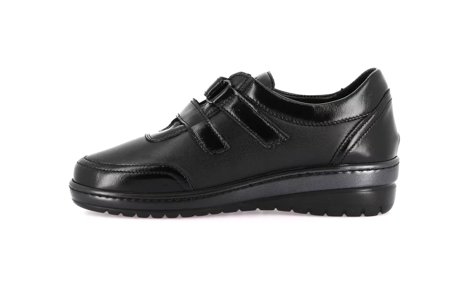 Comfort shoe in stretch material with double velcro closure | NILE SC5388 - BLACK | Grünland